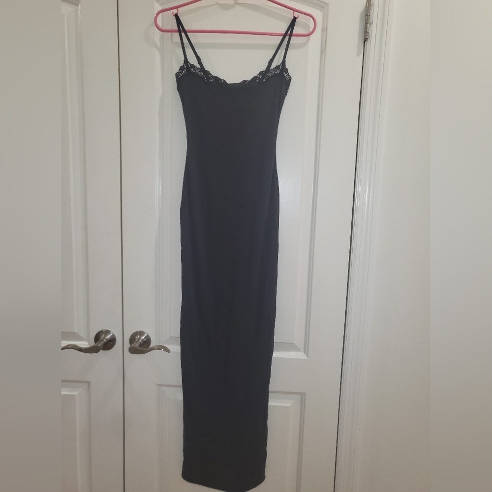1. NWT SKIMS FITS EVERYBODY CORDED LACE LONG SLIP DRESS - Picture 5 of 10